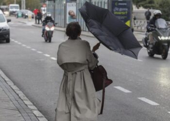 El tiempo empieza torcido este lunes: Madrid activa una alerta amarilla por las previsiones de la AEMET
