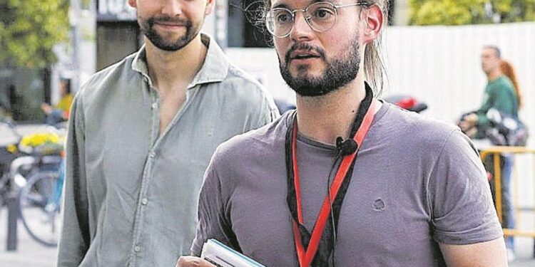 Ignacio Cristóbal, guía turístico de rutas literarias: ‘La gente sale con ganas de ir corriendo a una librería’