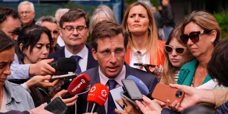 Almeida aplaude el aval de la justicia madrileña a la orden de Consumo a Airbnb de eliminar casi 6.000 anuncios de pisos turísticos ilegales