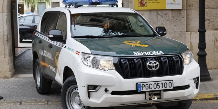 Detenido un hombre e investigada una mujer por ahogar a un perro en una laguna de Madrid