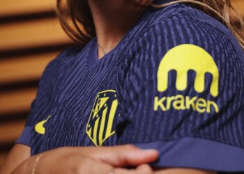 El Atlético presenta su segunda equipación para el próximo curso: ‘Un toque eléctrico y distintivo’