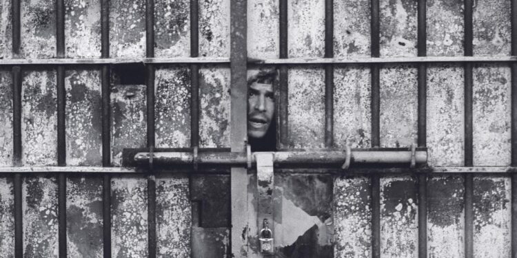 El motín en la cárcel de Carabanchel que Marisa Flórez fotografió desde dentro: ‘Son piezas de gran valor patrimonial’