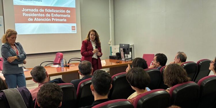 Madrid abre una bolsa de empleo específica para retener especialistas en enfermería familiar