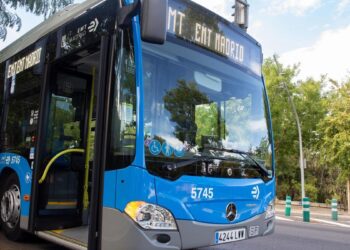 Hasta 9 líneas de la EMT prestarán servicios de refuerzo los fines de semana durante la Feria del Libro: estos son los que podrás coger