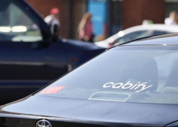 La Comunidad de Madrid recurrirá la concesión de las 8.500 licencias VTC a Cabify: ‘Nos preocupa que pongan en riesgo el sector del taxi’