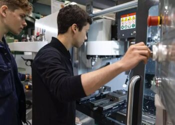 La FP se convierte en la vía más directa al empleo que demandan las empresas