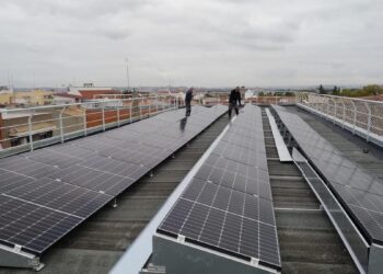 Las tormentas saharianas amenazan el futuro de la energía solar en Europa