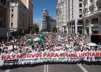 Miles de ciudadanos marchan por Madrid en defensa de la sanidad pública: ‘Es un derecho de todos’