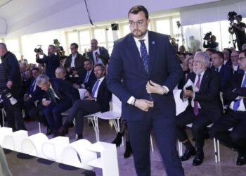 Barbón, sobre la filtración de mensajes privados de Sánchez: ‘Como abran conversaciones de Whatsapp de muchos de nosotros, a ver quién es el guapo que las resiste’