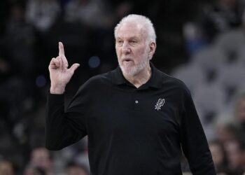 El legendario Gregg Popovich deja de ser entrenador de los Spurs tras 29 temporadas