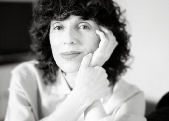 Blanca Lacasa, escritora: ‘A las mujeres nos han educado en la culpa’