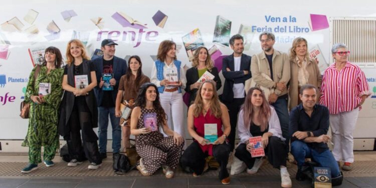 El Tren de la Cultura une este año a la Feria del Libro de Madrid y a un puñado de autores superventas con la Valencia afectada por la dana