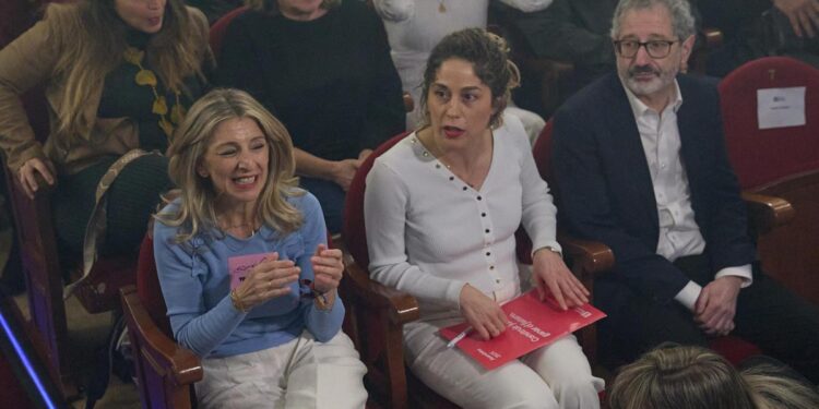 Una espontánea boicotea la intervención de Yolanda Díaz por los ‘depredadores sexuales’ de Sumar