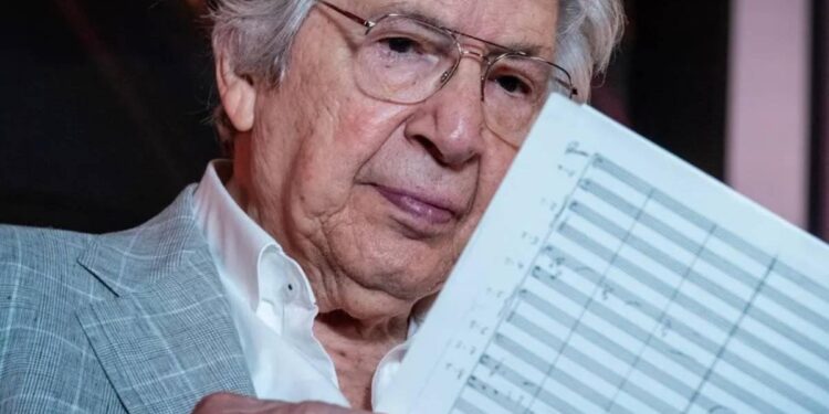 Así se forjó la leyenda del compositor Manuel Alejandro: de tocar en bares de mala fama a ser el padrino de Alejandro Sanz