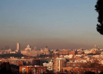 La contaminación del aire en Madrid se reduce pero supera los nuevos límites establecidos por la UE para 2030