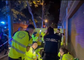 Una grave agresión con arma blanca en la calle Alcalá deja un herido de 23 años