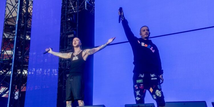 Natos y Waor celebran sus 15 años de carrera ante un Metropolitano incendiado