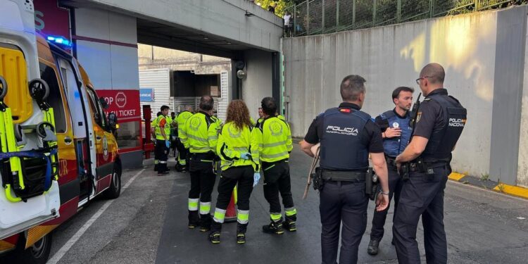 Detenido el hombre que empujó al vacío a una mujer desde una altura de 7 metros en la estación de bus de Méndez Álvaro