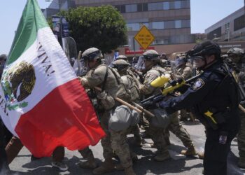 Las protestas en Los Ángeles contra las deportaciones, en directo: California considera ilegal el despliegue de la Guardia Nacional en Los Angeles y demanda a Trump