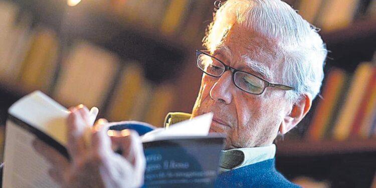 Madrid concede su Medalla Internacional de las Artes a Mario Vargas Llosa con carácter honorífico y a título póstumo