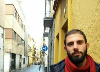 ‘Una postal color sepia’, de Cristóbal Domínguez Durán: una mirada reflexiva