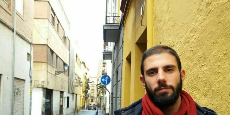 ‘Una postal color sepia’, de Cristóbal Domínguez Durán: una mirada reflexiva