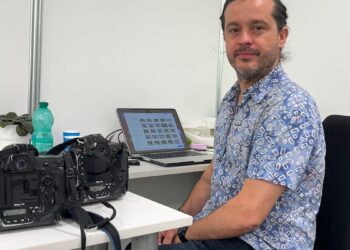 Gustavo Valiente, fotógrafo de la Feria del Libro de Madrid: ‘Un evento así para un fotógrafo es una maravilla y una pesadilla a la vez’