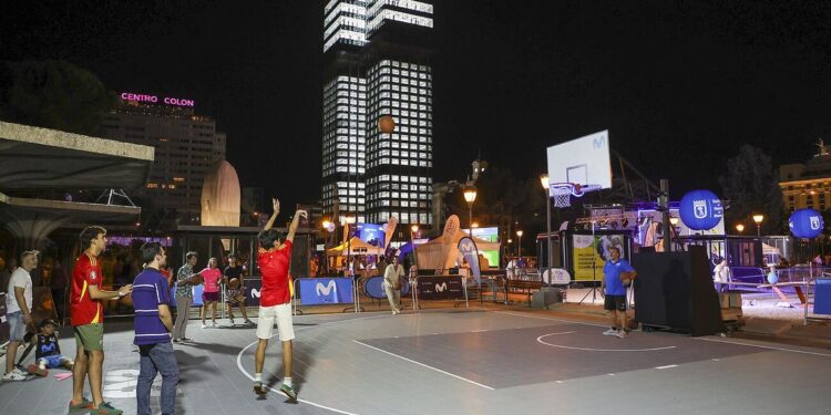 ‘Dormir es de cobardes’: la Noche del Deporte celebra su III edición en el centro de Madrid