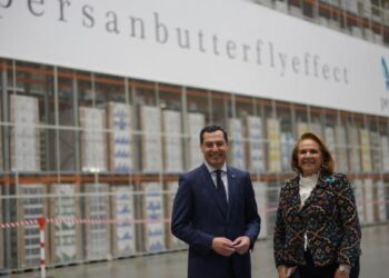 Juanma Moreno señala a Persán como “ejemplo de la capacidad de internacionalización del tejido empresarial andaluz”