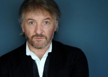 John Connolly, escritor: ‘La vida es dura y la literatura tiene el valor de la evasión’