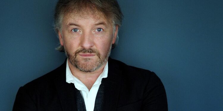 John Connolly, escritor: ‘La vida es dura y la literatura tiene el valor de la evasión’