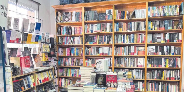 Librería Atenea, vivir rodeado de libros