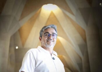 He venido a hablar de mi libro: Jesús Bastante, autor de ‘El aprendiz de Gaudí’