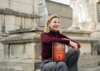 Eva Gª Sáenz de Urturi culmina su saga de los longevos con ‘El camino del padre’, ‘una novela sobre lo que callamos en familia’