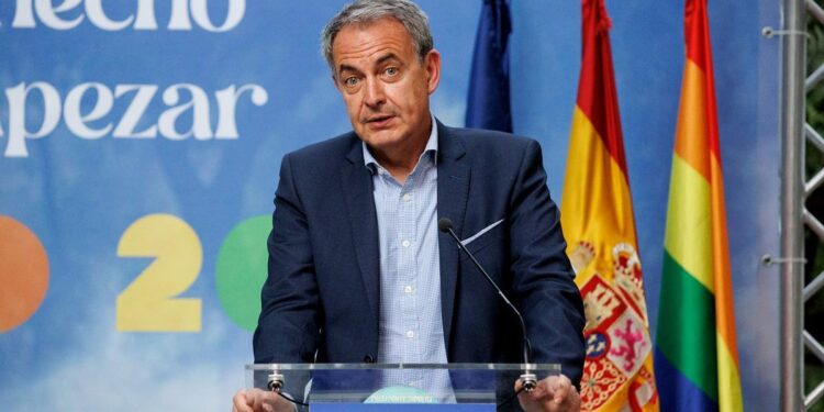 COGAM premia a Inés Hernand, Zapatero y Carla Flila por su compromiso LGTBIQ+