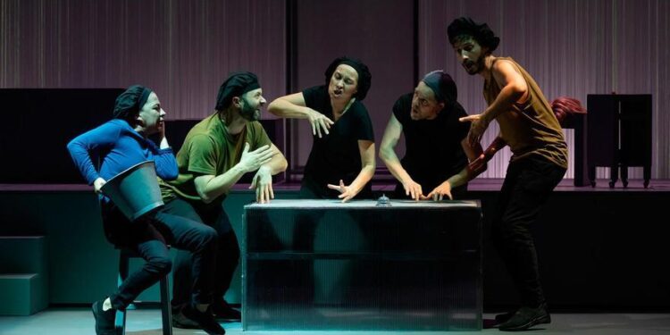 El Teatro de la Abadía incluye por primera vez obras completas en euskera y gallego en su nueva temporada