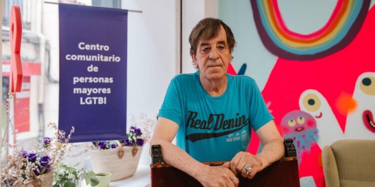 El infierno de Vicente hasta entrar en la primera residencia para mayores LGTBI de Madrid: ‘Algunos han muerto sin poder venir, es una cuestión de dignidad’