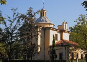 San Antonio, dame un match: así es el ‘Tinder castizo’ con el que pedir el amor en Madrid