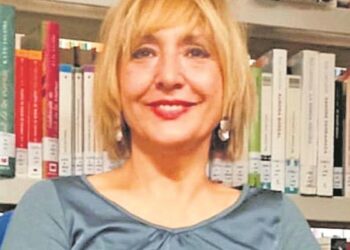 Carmen Guzmán, exbibliotecaria del Hospital Clínico San Carlos de Madrid: ‘Los libros son un consuelo cuando estás encerrado entre cuatro paredes’