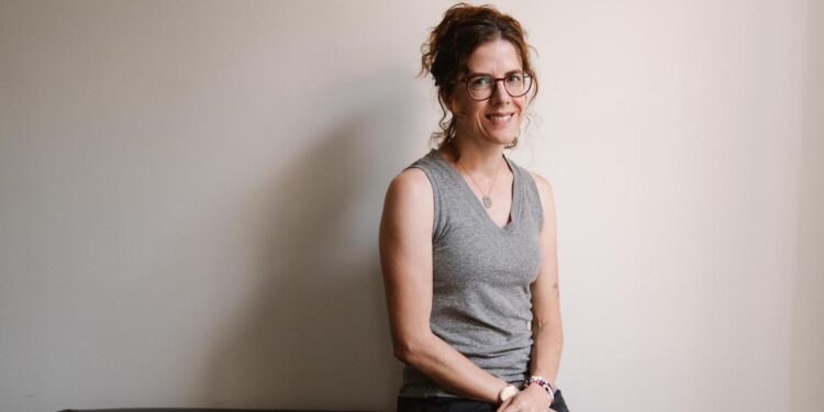 Julia Wertz, autora de novela gráfica: ‘Todo el mundo está nervioso en EEUU con las redadas. Solo los niños blancos iban al colegio de mis hijos por culpa del miedo’