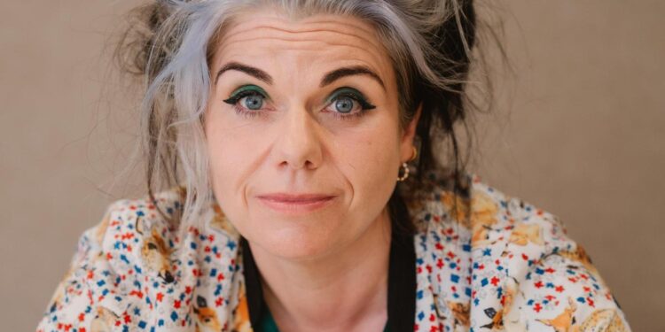 Caitlin Moran: ‘Una de las grandes amenazas para la felicidad de los hombres es la homofobia’