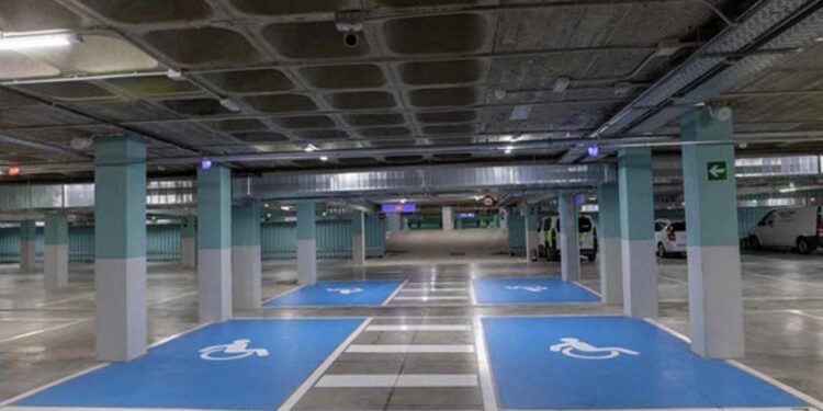 Hasta 225 plazas por 70 euros al mes: Madrid saca los abonos para los parkings de Santa Ana y Luna