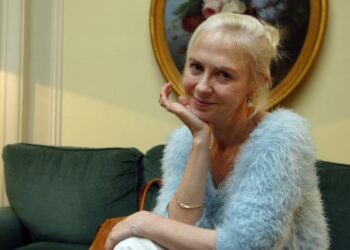 Bienvenida Pérez, la valenciana que fue amante del ex jefe del Estado Mayor de la Defensa del Reino Unido y consiguió convertirse en ‘lady’