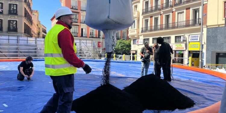 Las 24 toneladas de arena volcánica que La Palma donó a Madrid no están en paradero desconocido: se usarán para crear ‘jardines secos’