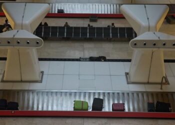 Cae una organización criminal que introducía droga utilizando falsos viajeros para recoger maletas en Barajas