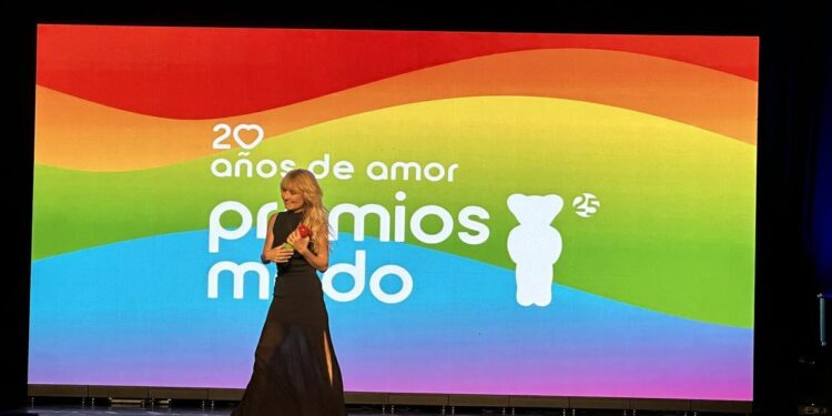 Cayetana Guillén Cuervo, Samantha Hudson y Lambda reciben los premios MADO 2025, que rinden homenaje a Pedro Zerolo