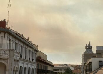 El humo del incendio en Méntrida llega a Madrid: consejos de Protección Civil para proteger nuestra salud