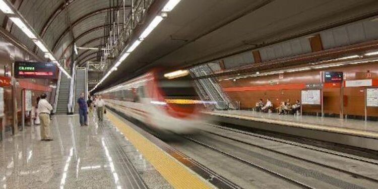 Madrid afronta su primer día laborable con el túnel ferroviario de Sol y los de las autovías A3 y A5 cerrados