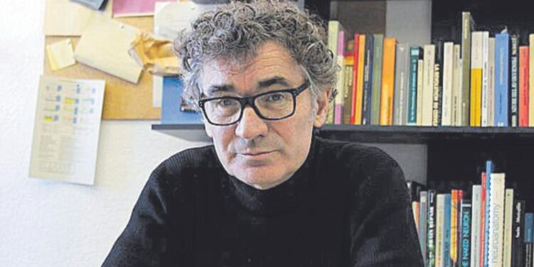 Jordi Obiols, doctor en Psiquiatría: ‘En la dictadura, viajábamos con mi padre a Perpiñán a comprar literatura prohibida’