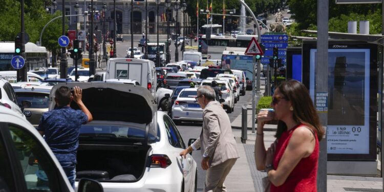 El mercurio se dispara para despedir junio: la Comunidad pide extremar la precaución ante temperaturas superiores a 40 grados